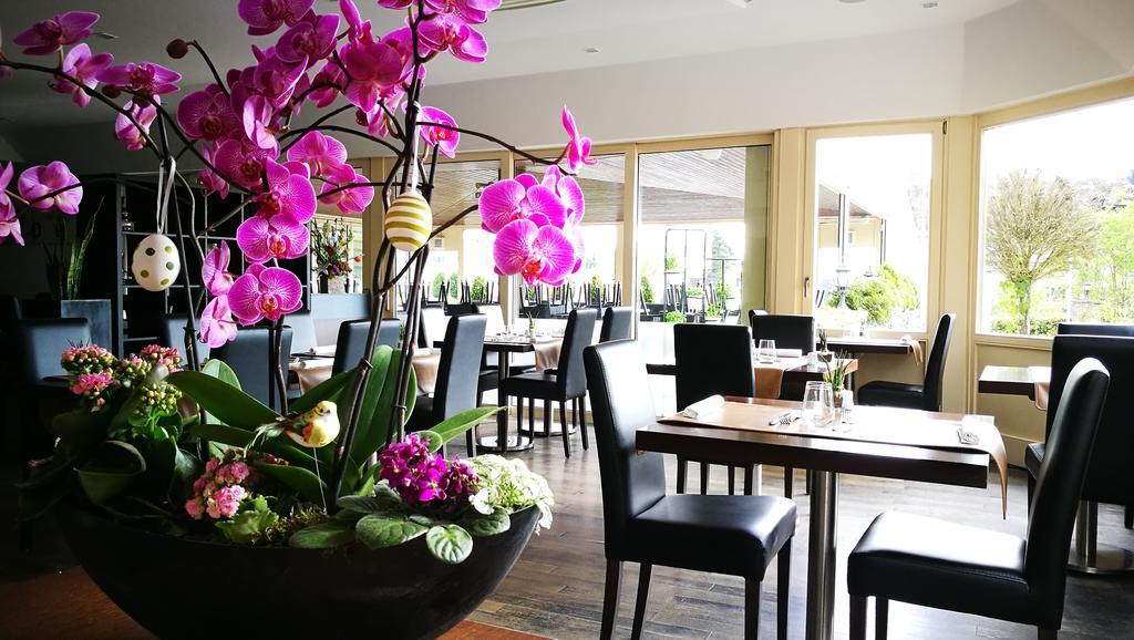 Bivius Hotel Restaurant Luxembourg Strassen Exteriör bild