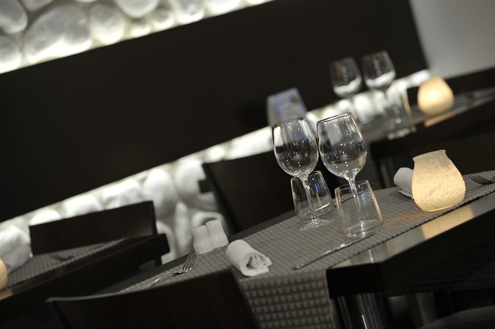 Bivius Hotel Restaurant Luxembourg Strassen Exteriör bild