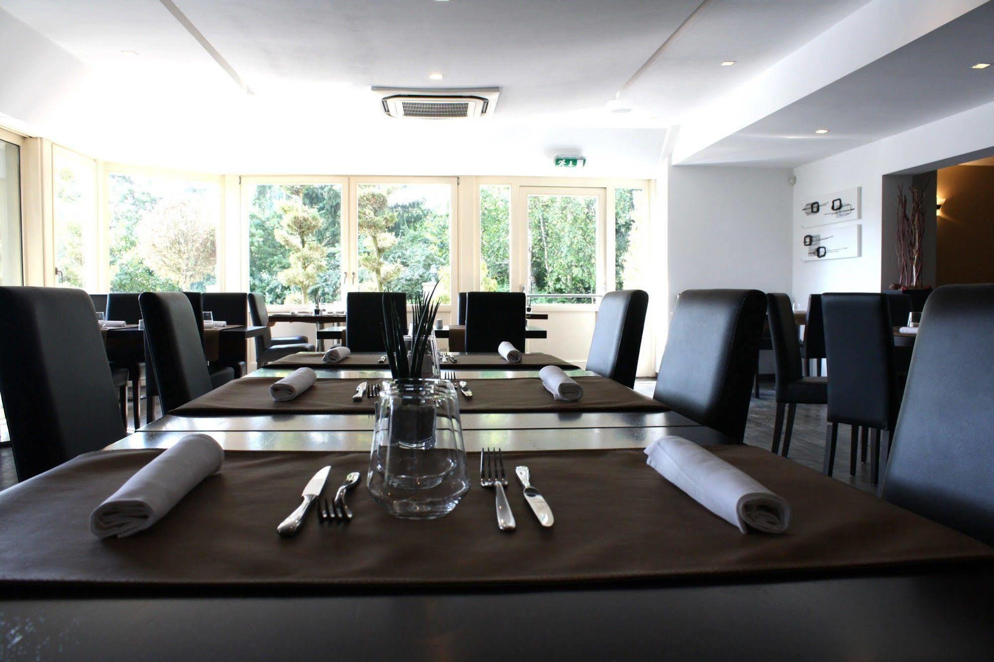 Bivius Hotel Restaurant Luxembourg Strassen Exteriör bild